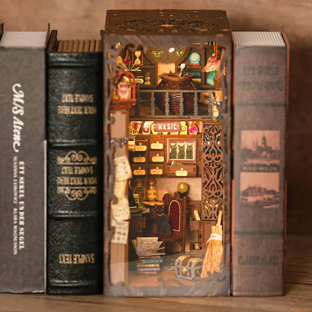 Magic Pharmacist Book Nook