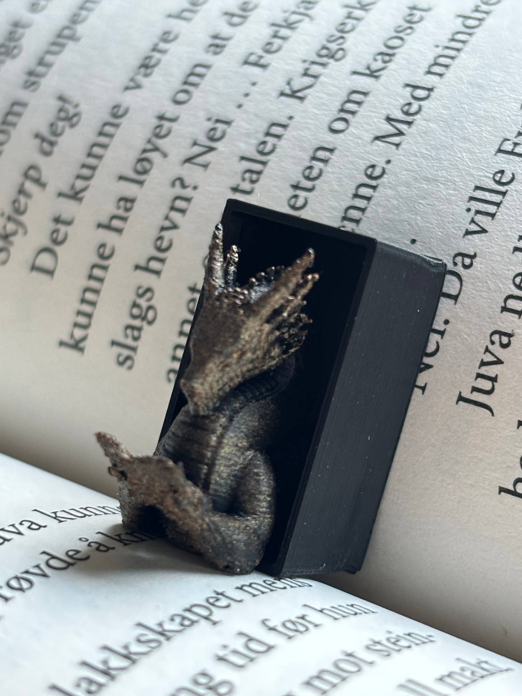 Reading Dragon Miniature Book Nook To Miniature Bookshelf